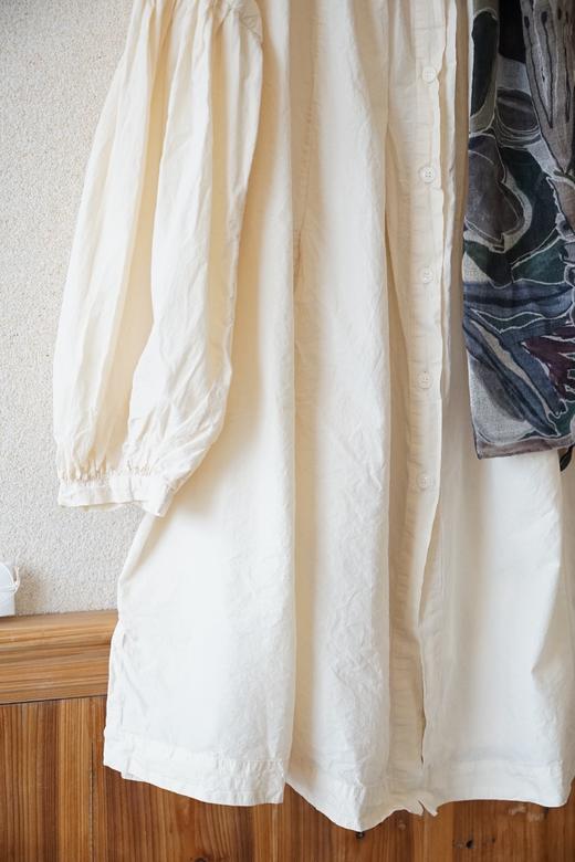 CASEY/CASEY 米色圆领纸感薄长款衬衫 商品图14