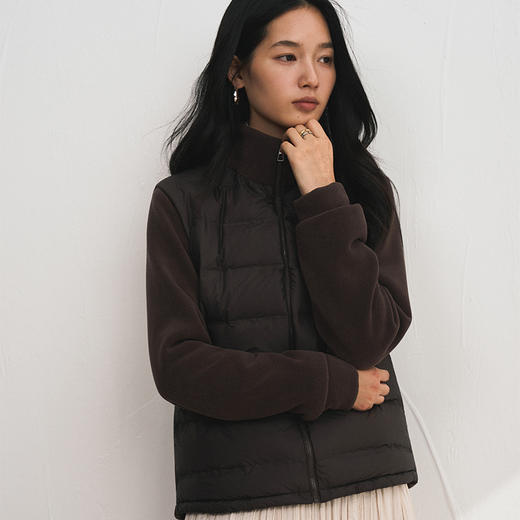 『KEMU 云感轻羽摇粒绒外套』甄选国际金标的匈牙利湖泽白鸭绒填充，细腻清洁，保暖蓬松，修身不显臃肿 商品图3