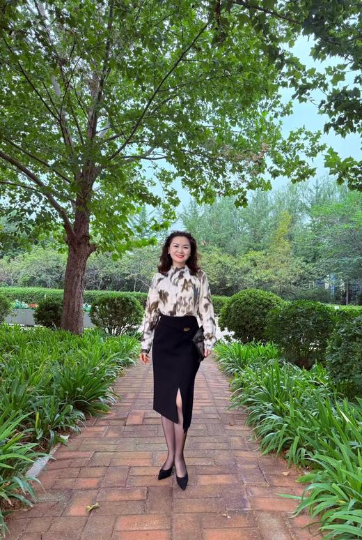 下摆开叉半裙 商品图3