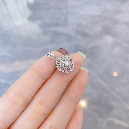 【限时8.8折】PT950 #绕线 #CNC 【国际铂金协会  精品】铂金镂空绕线鱼鳞金珠圆盘吊坠(BDZ00234))预售产品下单后不退款不退货不换货不补差价 商品图4