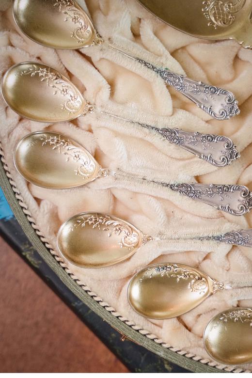 【已售】古董餐具 德国出品卷叶花卉纹银镀金精雕冰淇淋勺餐具套件 带原盒 商品图3