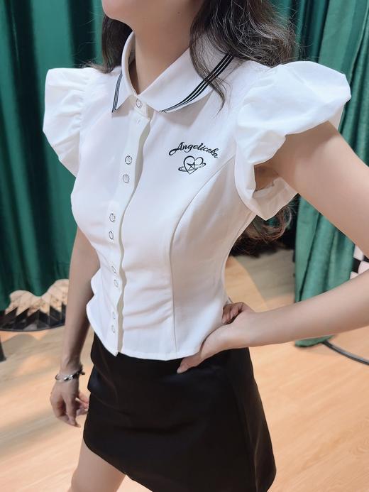 学院风白色泡泡袖上衣 商品图2
