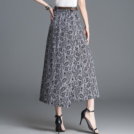 YQM-8832洋气百搭腰果花阔腿裤裙裤女2025秋季新款高腰垂感显瘦减龄休闲裤 商品图3