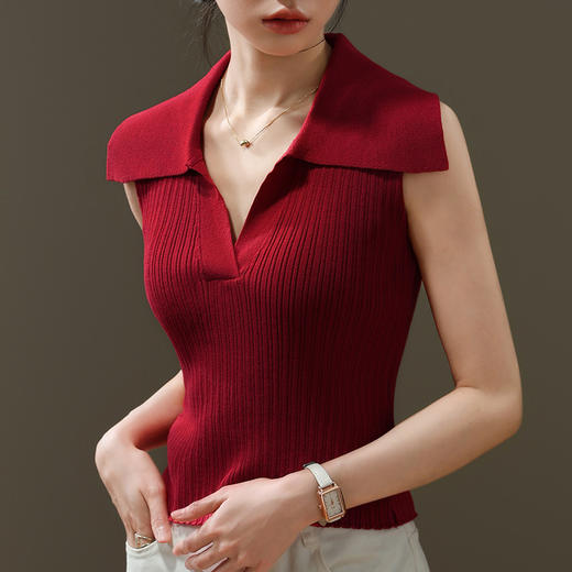 针织打底背心女2025年新款女装复古翻领显瘦外穿V领短款内搭上衣 商品图0