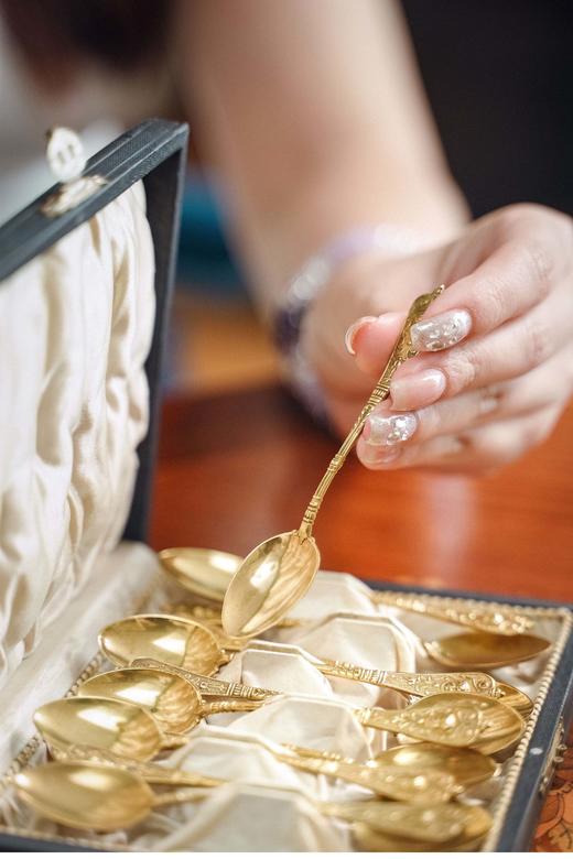 独角鹿西洋古董德国出品洛可可风格涡卷藤蔓纹黄铜镀金精雕摩卡勺餐具套件 商品图2