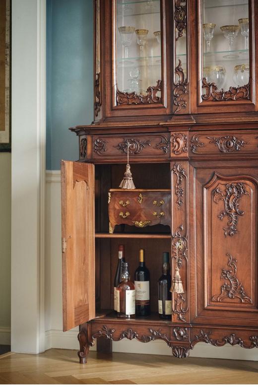 独角鹿西洋古董=法国出品路易十五风格花卉卷叶主题胡桃木精雕装饰玻璃展柜古董家具 商品图2