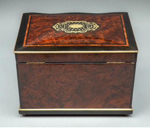 独角鹿西洋古董法国出品卷叶纹手绘描金装饰圆点造型母贝镶嵌红木多层雪茄盒 商品图3