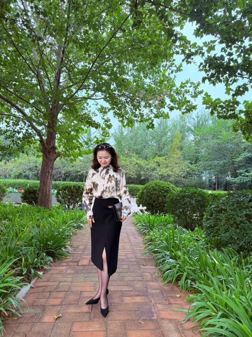 下摆开叉半裙 商品图2