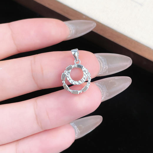 【限时8.8折】PT950 【国际铂金协会】铂金实心环环相扣圆环吊坠（不含链）(BDZ00318))预售产品下单后不退款不退货不换货不补差价 商品图4