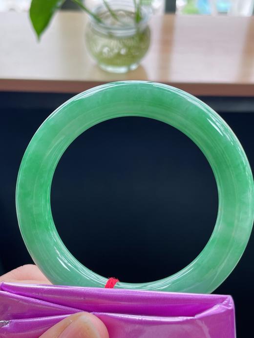 55圆条翡翠手镯 商品图0