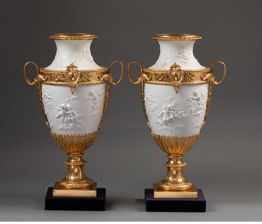 独角鹿西洋古董法国出品花叶纹铜鎏金精雕装饰神话小天使主题素胎瓷浮雕双耳花瓶一对 商品图1