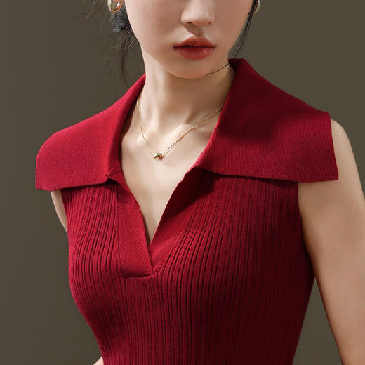 针织打底背心女2025年新款女装复古翻领显瘦外穿V领短款内搭上衣 商品图3