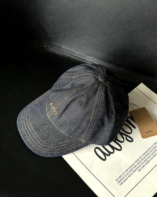 现货 THS-无  APC家 源尾必入 丹宁牛仔外套QF093+简约通勤牛仔包 CQ1414 棒球帽 CN211 商品图12