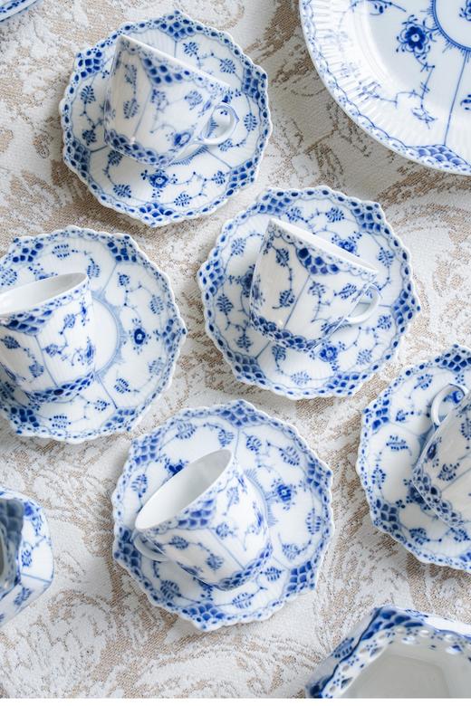 【已售】独角鹿西洋古董丹麦皇家哥本哈根瓷窑出品“蕾丝唐草”系列手绘植物主题茶具餐盘套件 商品图4