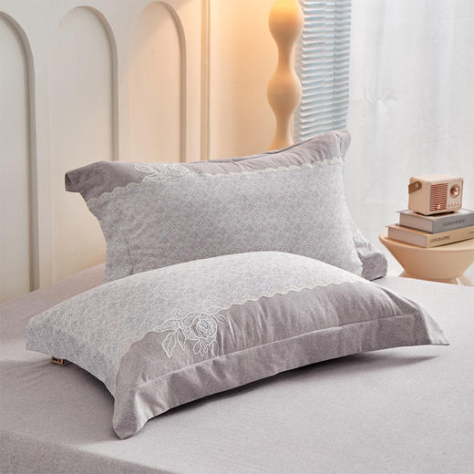 多喜爱 全棉磨毛床上用品四件套 {纹本无界系列}秋日暖意/格列尔特/玫瑰忆梦hl 【新疆棉磨毛】【柔暖触肤】【精美礼盒】【精致刺绣】温暖舒适 手感细腻 商品图13