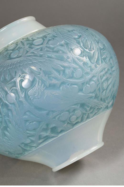 独角鹿西洋古董法国顶级水晶工坊莱俪LALIQUE设计出品「Aras 南美鹦鹉」主题淡蓝色欧泊水晶花瓶 商品图3