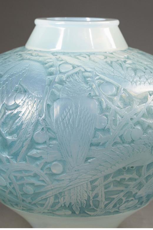 独角鹿西洋古董法国顶级水晶工坊莱俪LALIQUE设计出品「Aras 南美鹦鹉」主题淡蓝色欧泊水晶花瓶 商品图2