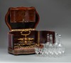 独角鹿西洋古董法国出品细木镶嵌烈酒箱装饰铜鎏金精雕支架配花叶纹蚀刻水晶古董酒具套件 商品缩略图3