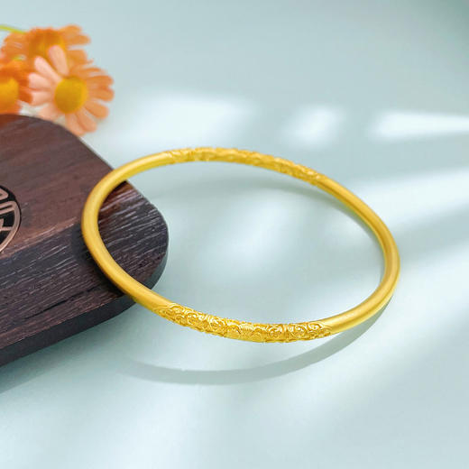 【限时克减150元】足金999 #复古风 古法实心固口卷草纹圆管手镯（面宽约3-3.4mm)(AUQGFSZ00029-2))预售产品下单后不退款不退货不换货不补差价 商品图1