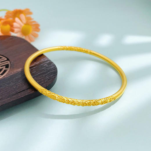 【限时克减150元】足金999 #复古风 古法实心固口卷草纹圆管手镯（面宽约3-3.4mm)(AUQGFSZ00029-2))预售产品下单后不退款不退货不换货不补差价 商品图0