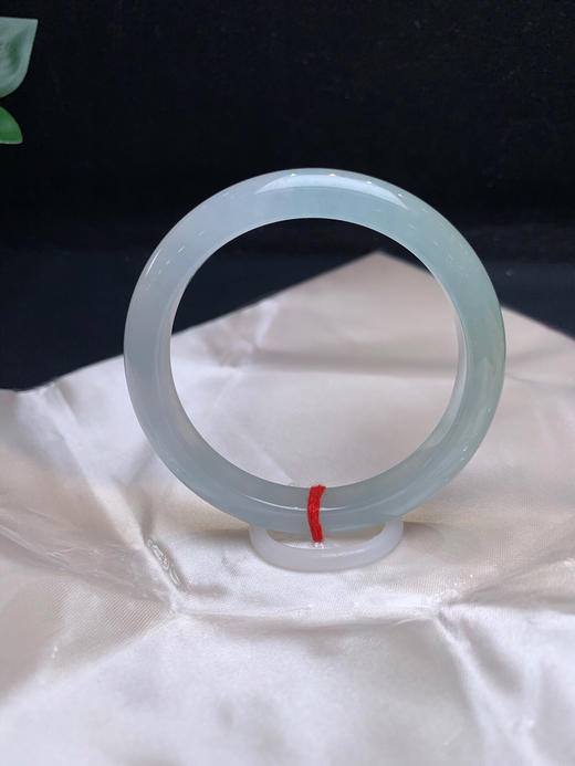 620739，54.5冰晴细条正圈，9.6-7.8mm 整条冰冰的，纯净干净，一截略带晴底色，秀气完美 商品图5