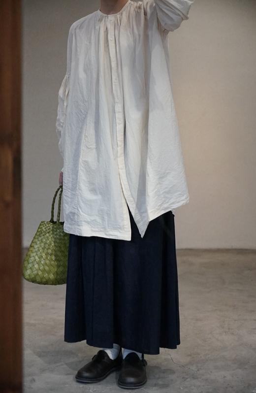 CASEY/CASEY 米色圆领纸感薄长款衬衫 商品图1