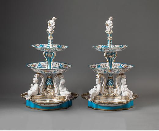 独角鹿西洋古董法国孩童人物造型素胎瓷雕装饰古典花叶主题手绘描金多层瓷盘古董摆件一对 商品图0