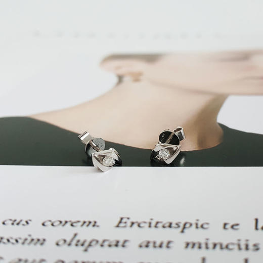 【天然正品】AU750白金简约时尚0.182克拉钻石耳钉300825NJS23 现售价：1080特价！ 商品图4