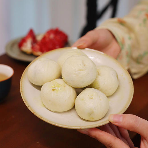 【吃好好早餐】青菜生产日期2025年12.31  鲜肉梅干菜2026.3.17【地方特色美食  嵊州小笼包】鲜肉味/梅干菜味 100多年的历史  一袋800g 每袋30个~ 商品图6