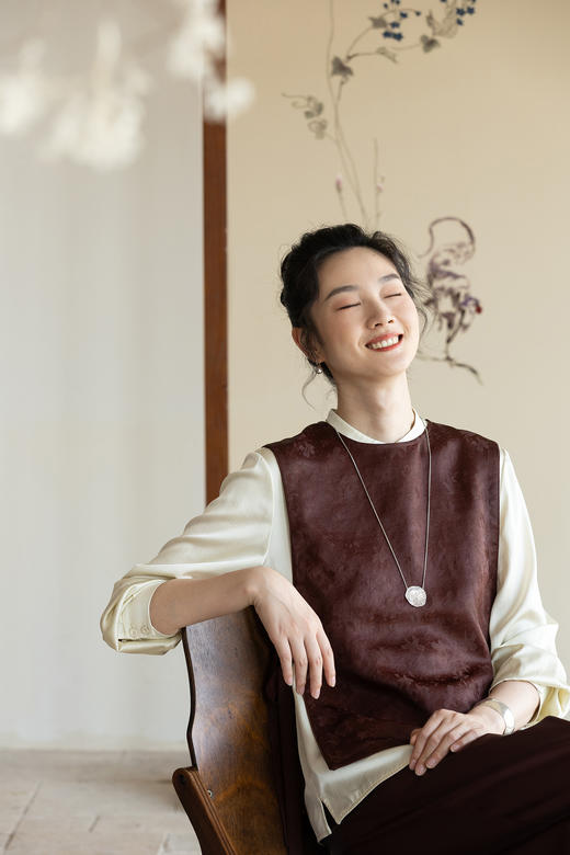 牧衣游原创 重磅24姆米提花香云纱马夹复古东方文艺百搭上衣 之行 商品图5