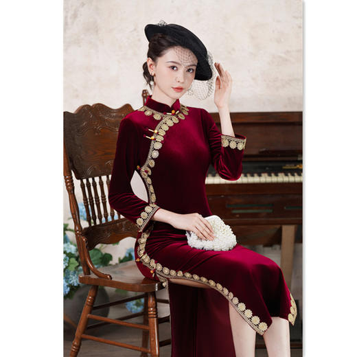 SKY 282212复古国风长款丝绒七分袖旗袍 商品图3