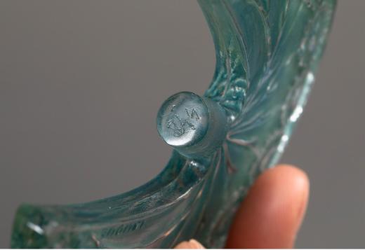 独角鹿西洋古董法国顶级水晶工坊莱俪LALIQUE设计出品「Pâquerettes」款蓝色水晶古董香水瓶 商品图4