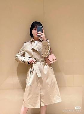 Burberry巴宝莉新款  纯色中长款翻领腰带长袖风衣（SS）