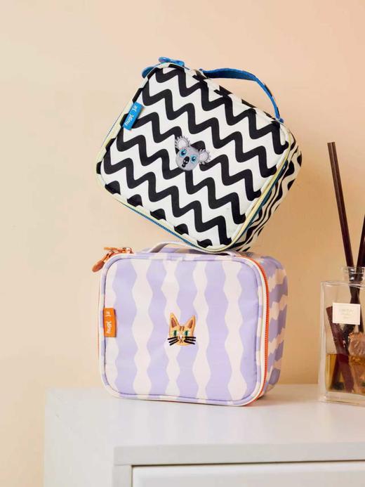 【鱼圈专属】疯抢📢 Hugz 小众设计师系列联名包包大合集，每一款都是艺术品级别！现仅9.9💰起抢艺术品包包，背出百万气场！ 商品图6