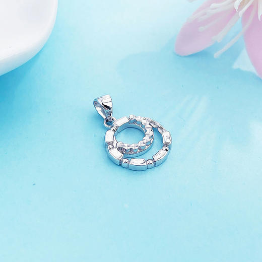 【限时8.8折】PT950 【国际铂金协会】铂金实心环环相扣圆环吊坠（不含链）(BDZ00318))预售产品下单后不退款不退货不换货不补差价 商品图1