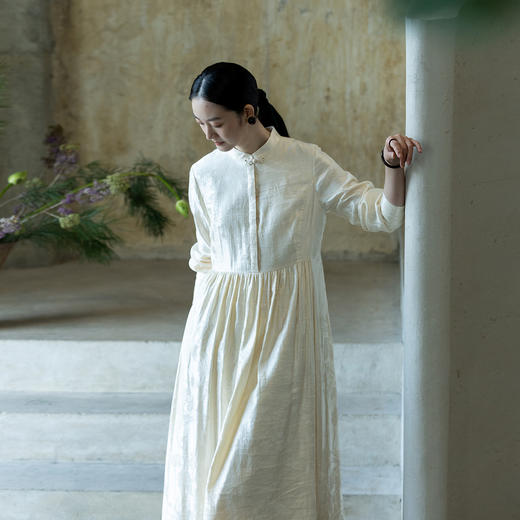 牧衣游原创 芍药提花连衣裙女新款宽松立领光泽质朴气质长裙 屿她 商品图0