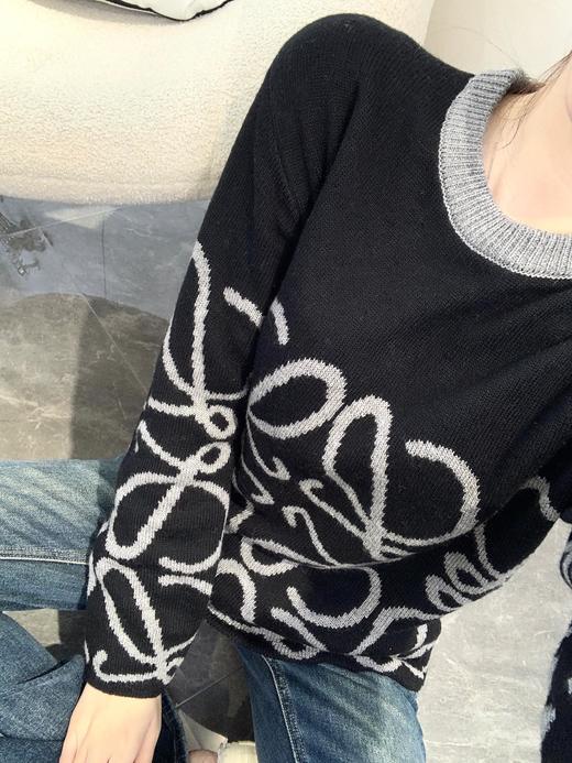 TY402-LOEWE SS22 纯色Logo提花长袖圆领毛衣 男款 黑色  (PG*MM) 9.10直播款 商品图7