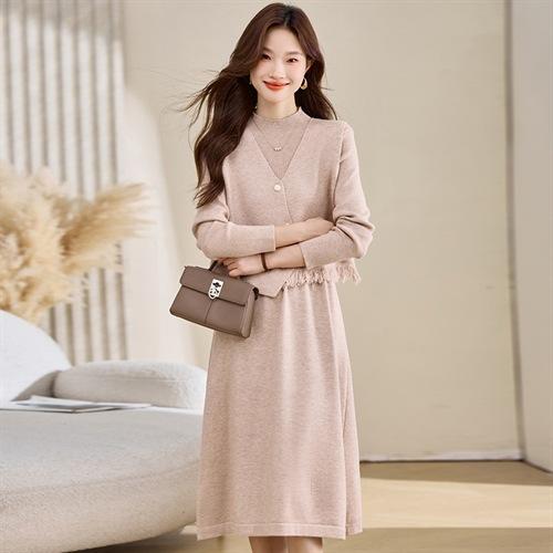 2025新款秋冬咖色感气质中长款过膝半高领毛衣裙两件套打底AIMI1222 商品图0