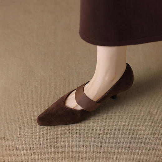 【预售5天】法式尖头低跟单鞋春秋新款小香风气质配裙子通勤玛丽珍鞋DMJFG&82718F 商品图2