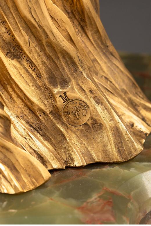 独角鹿西洋古董法国雕塑艺术家A.Léonard签名创作Susse Freres工坊出品飘带舞者系列缟玛瑙底座青铜鎏金古董雕塑艺术摆件 商品图6