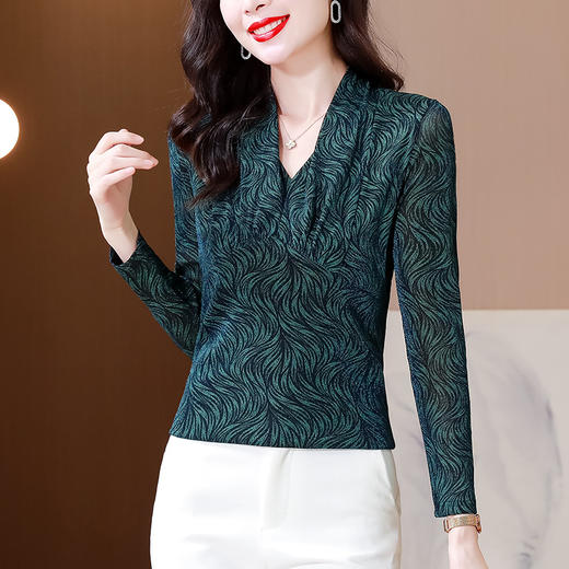 KQL 369H1756气质V领长袖t恤洋气妈妈装网纱上衣 商品图3