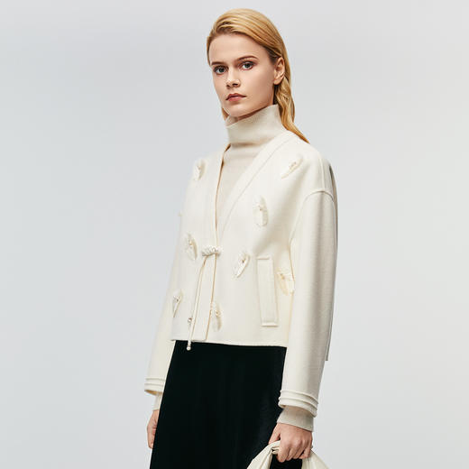 EITIE爱特爱冬季新款时尚复古新中式盘扣V领显瘦纯色毛呢大衣外套8014731 商品图2