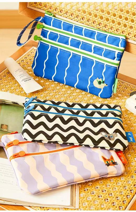 【鱼圈专属】疯抢📢 Hugz 小众设计师系列联名包包大合集，每一款都是艺术品级别！现仅9.9💰起抢艺术品包包，背出百万气场！ 商品图3