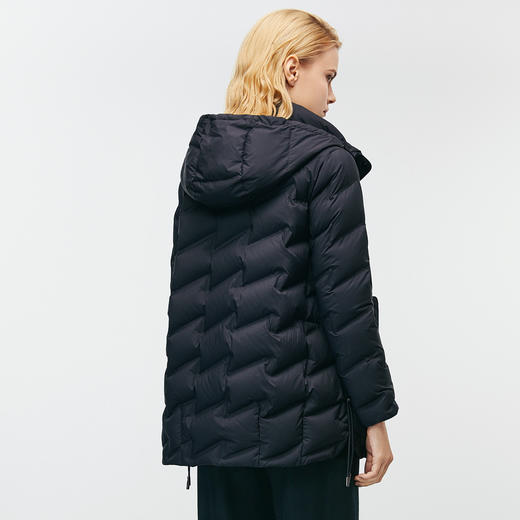 EITIE爱特爱冬季新款时尚舒适茧型保暖简约百搭连帽羽绒服8011721 商品图9