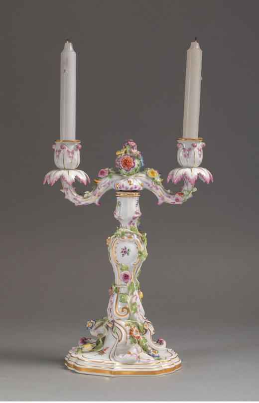 独角鹿西洋古董德国梅森瓷面浮雕装饰彩绘描金双枝头烛台古董摆件 商品图2