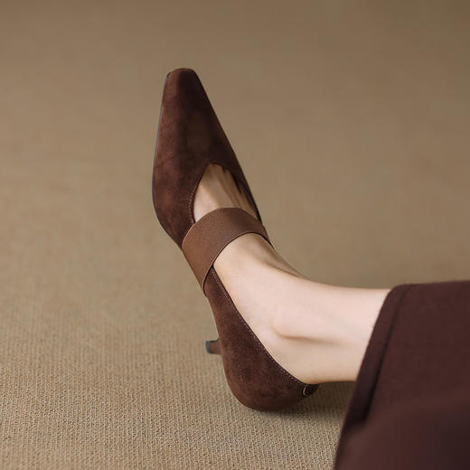 【预售5天】法式尖头低跟单鞋春秋新款小香风气质配裙子通勤玛丽珍鞋DMJFG&82718F 商品图0