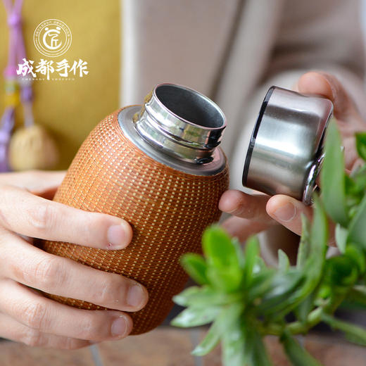 【瓷胎竹编保温杯】成都手作非遗竹编保温杯 食品级不锈钢保温保冷壶 大容量户外便携水壶 运动水杯 多规格可选 旅行便携 【非遗技艺】【匠心手作】【手工编织】 商品图7