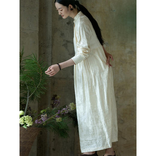 牧衣游原创 芍药提花连衣裙女新款宽松立领光泽质朴气质长裙 屿她 商品图1