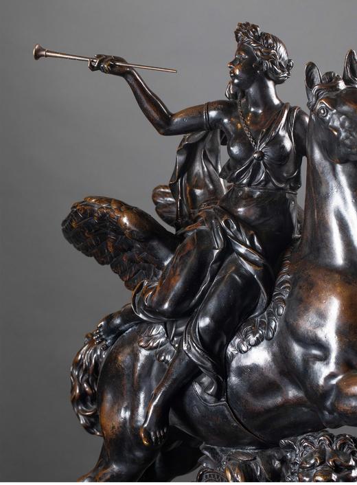 独角鹿西洋古董法国出品雕塑家Antoine Coysevox设计布勒镶嵌底座装饰青铜雕塑作品一对《骑飞马的荣誉女神与墨丘利》 商品图6