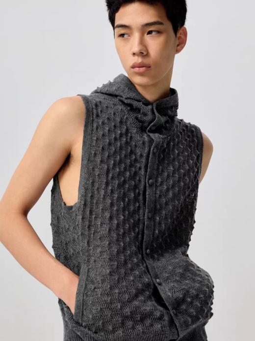 Simple Project/M25174/ “菠萝”针织连帽马甲 商品图3